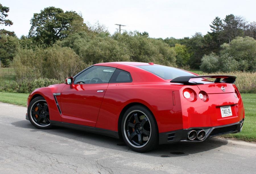  Nissan GT-R Black Edition 2013 года  (фото 18 из 18)